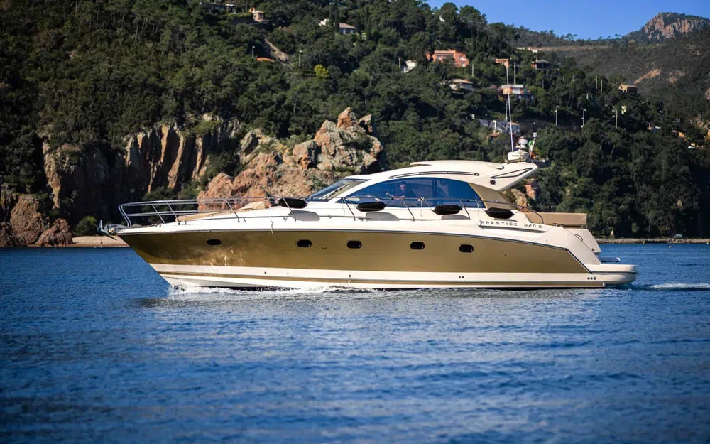Prestige Yachts 42 S