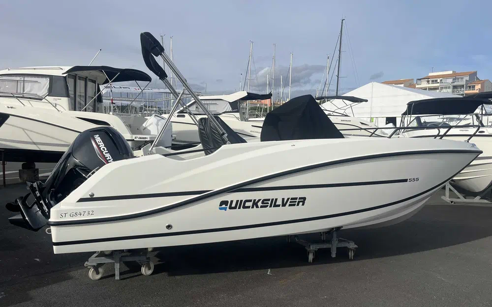 Quicksilver Activ 555 Open
