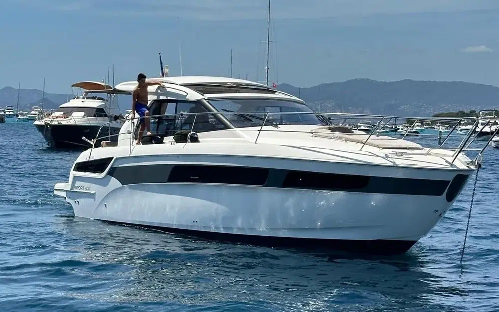 Bavaria  400 Hard Top