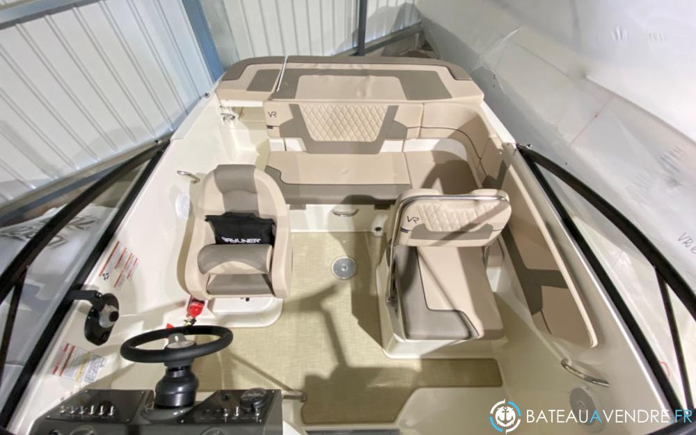 Bayliner VR5 Cuddy interieur photo 3