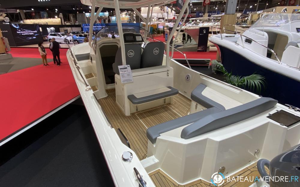 White Shark 240 SC interieur photo 2