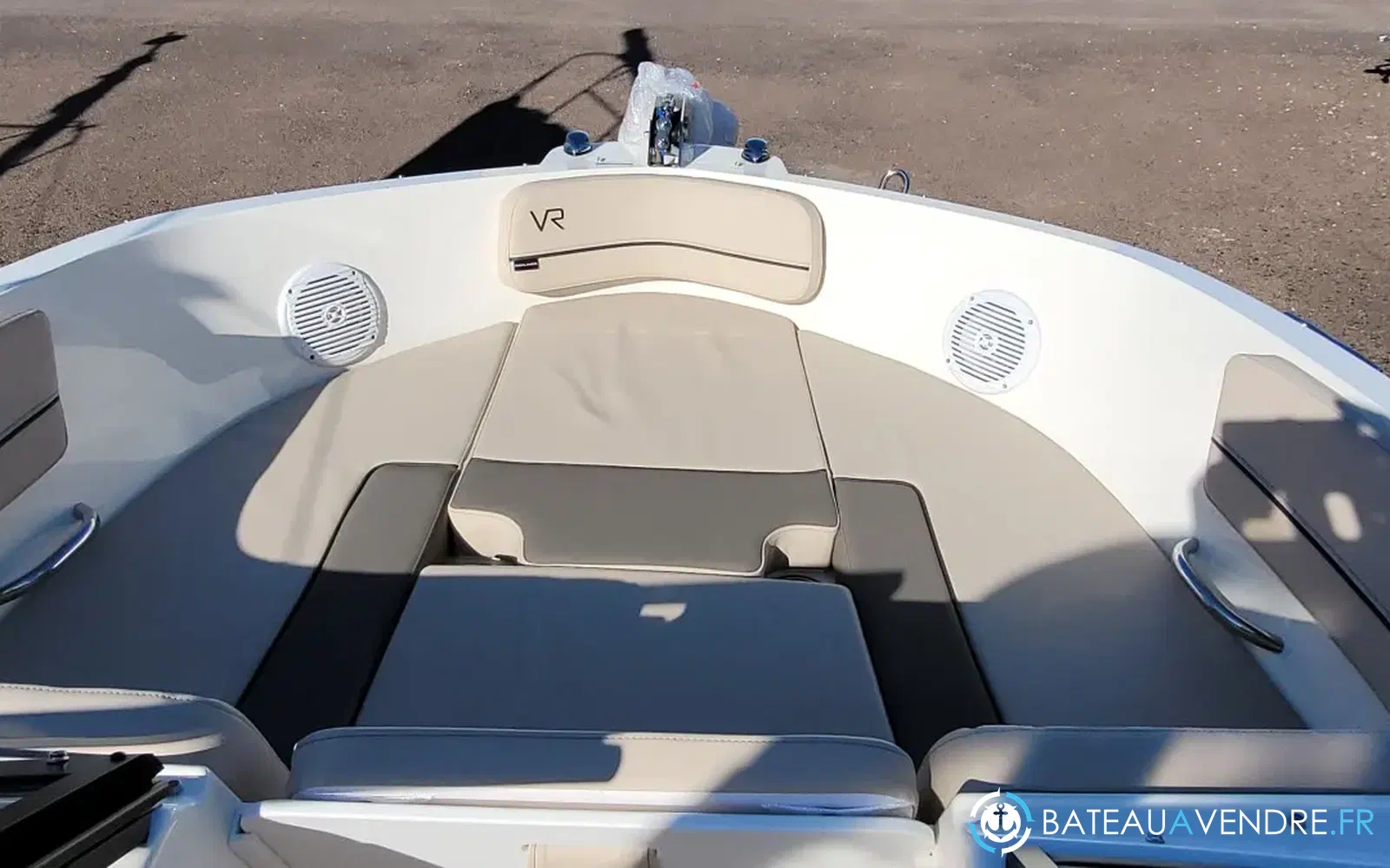slider 1 Bayliner VR6 OB