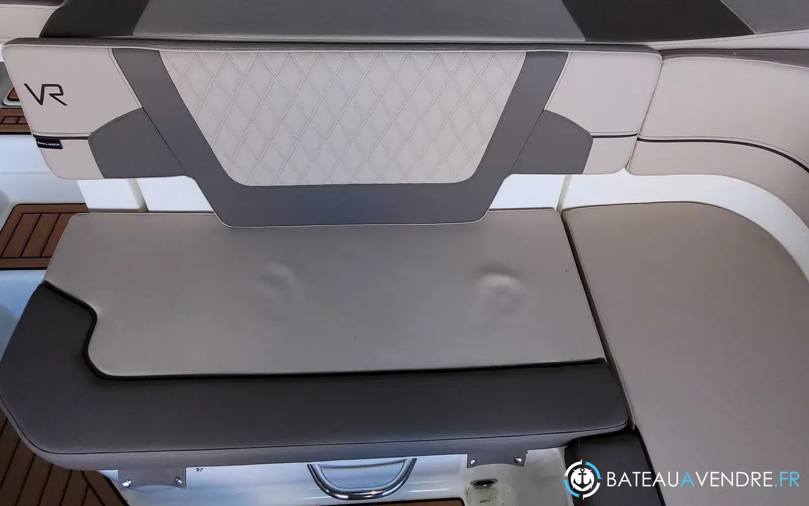 slider 28 Bayliner VR6 OB