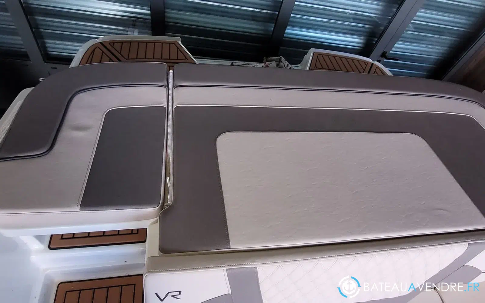 slider 29 Bayliner VR6 OB