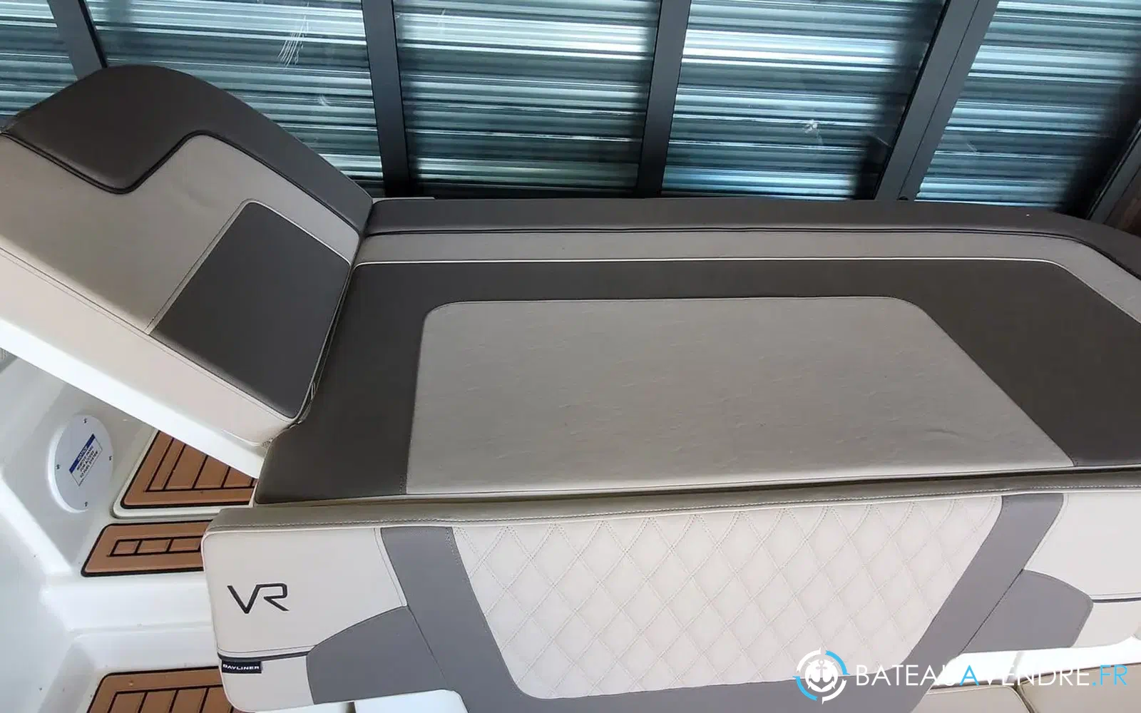 slider 30 Bayliner VR6 OB