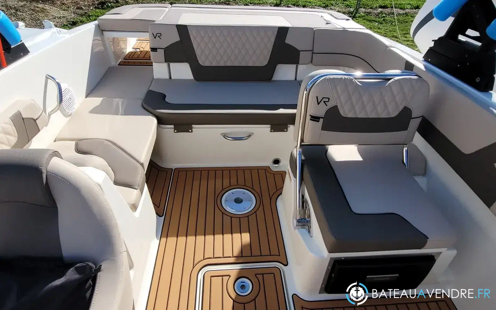 slider 4 Bayliner VR6 OB