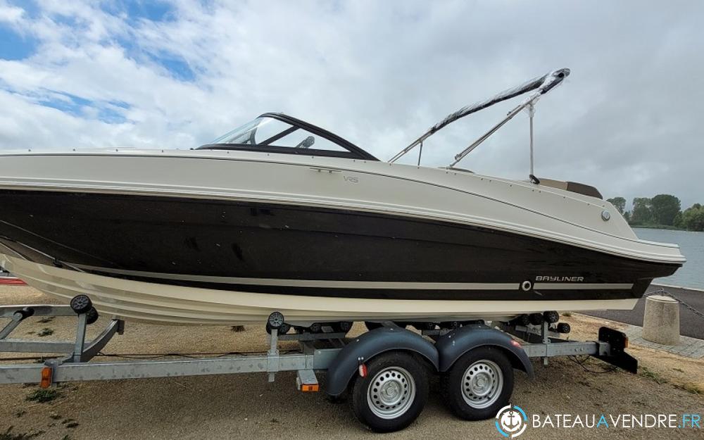 Bayliner VR5 OB exterieur photo de présentation