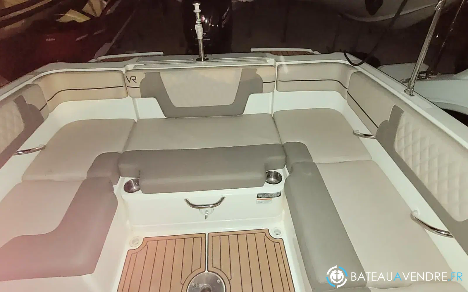 slider 9 Bayliner VR4 OB