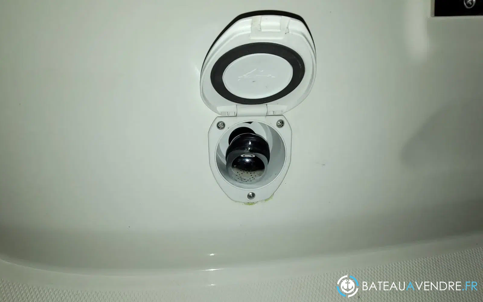 slider 13 Bayliner VR4 OB