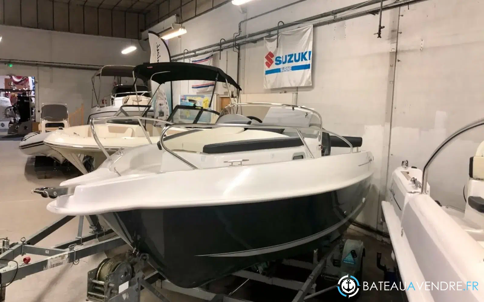 slider 2 B2 Marine Cap Ferret 572 Day Cruiser