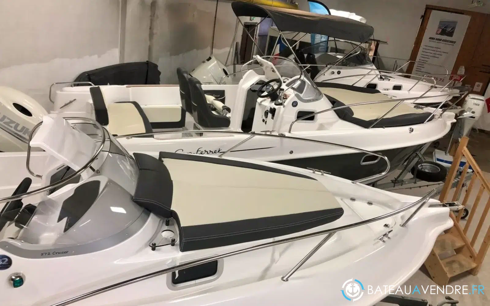 slider 3 B2 Marine Cap Ferret 572 Day Cruiser