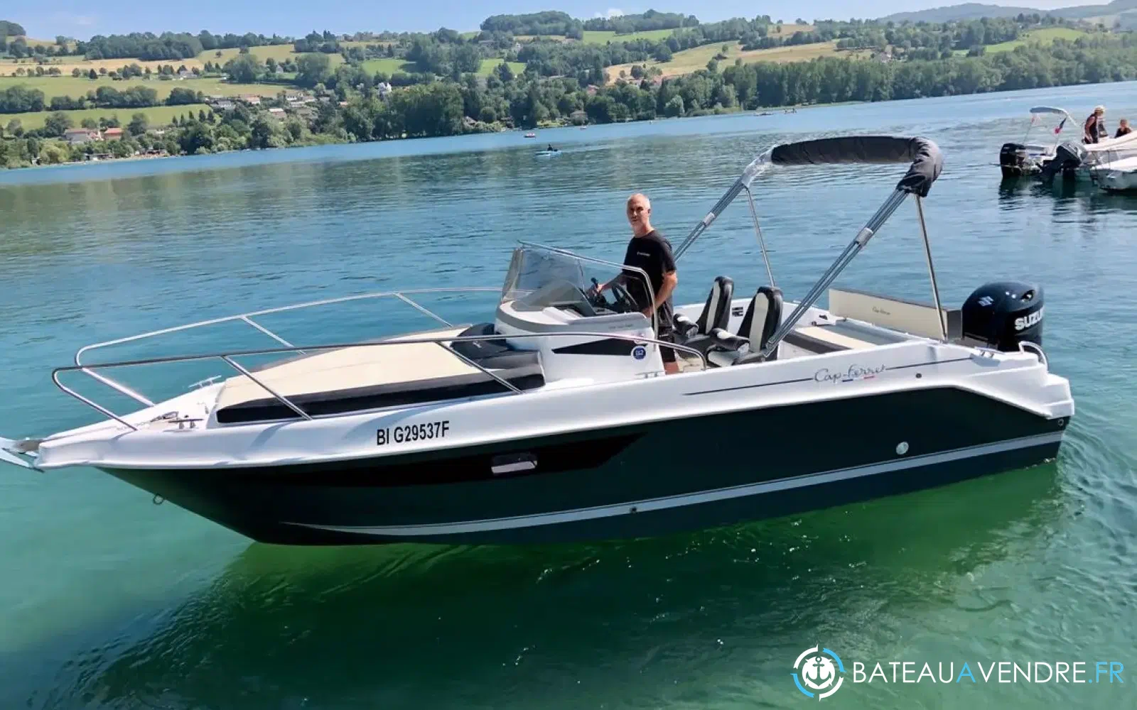 slider 0 B2 Marine Cap Ferret 702 Sun Deck