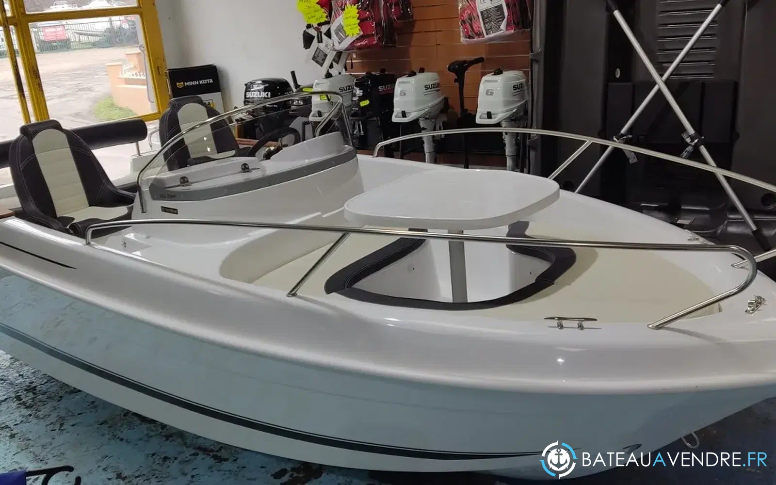 slider 11 B2 Marine Cap Ferret 522 Open