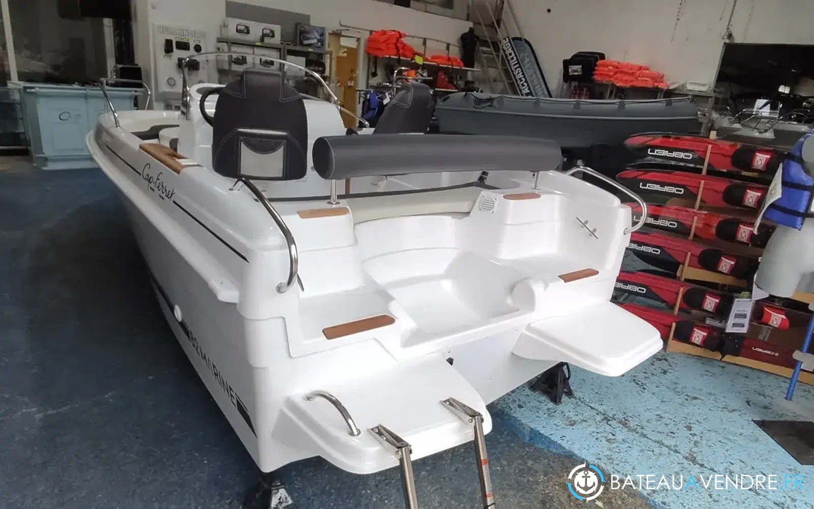 slider 14 B2 Marine Cap Ferret 522 Open