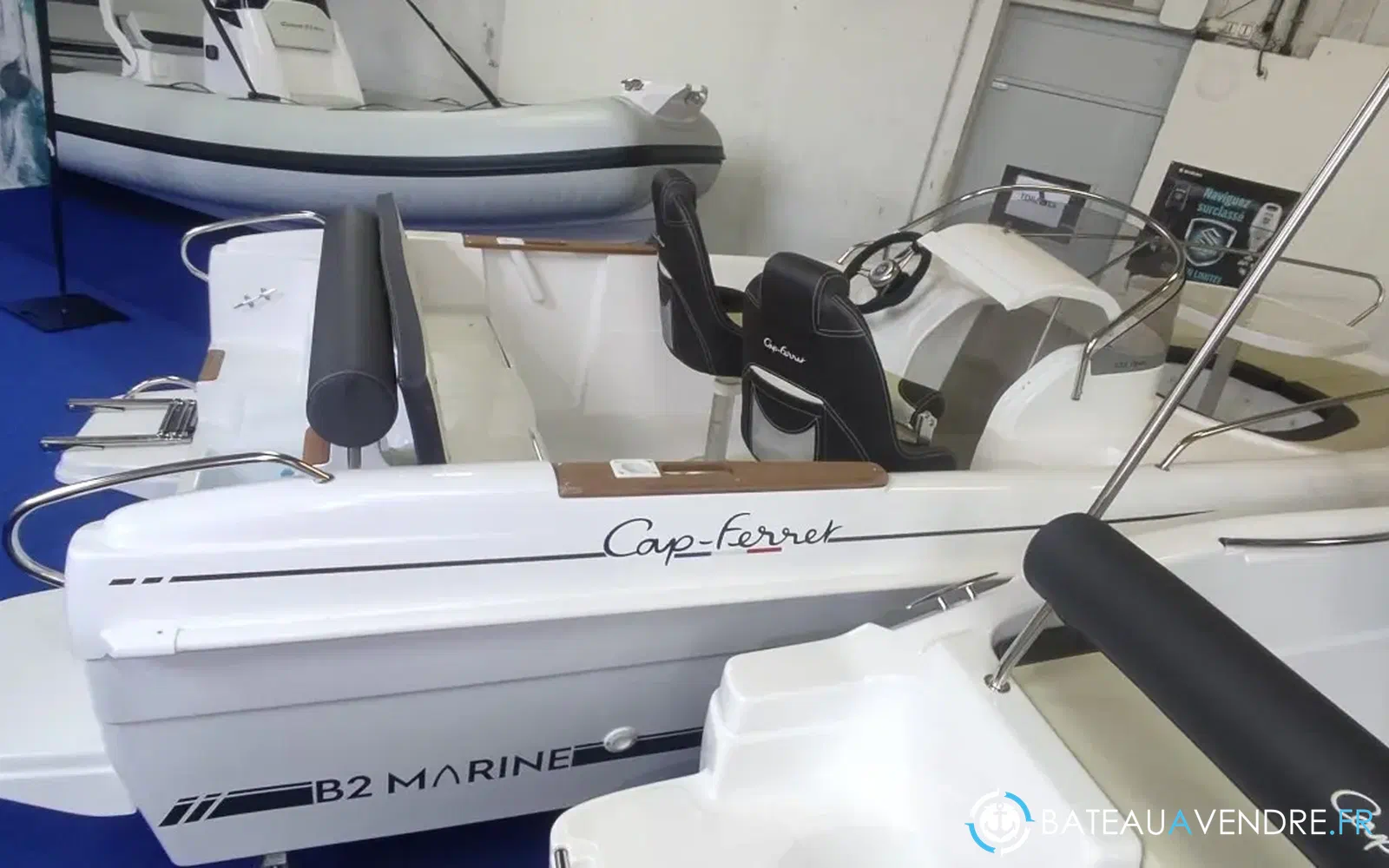 slider 2 B2 Marine Cap Ferret 522 Open