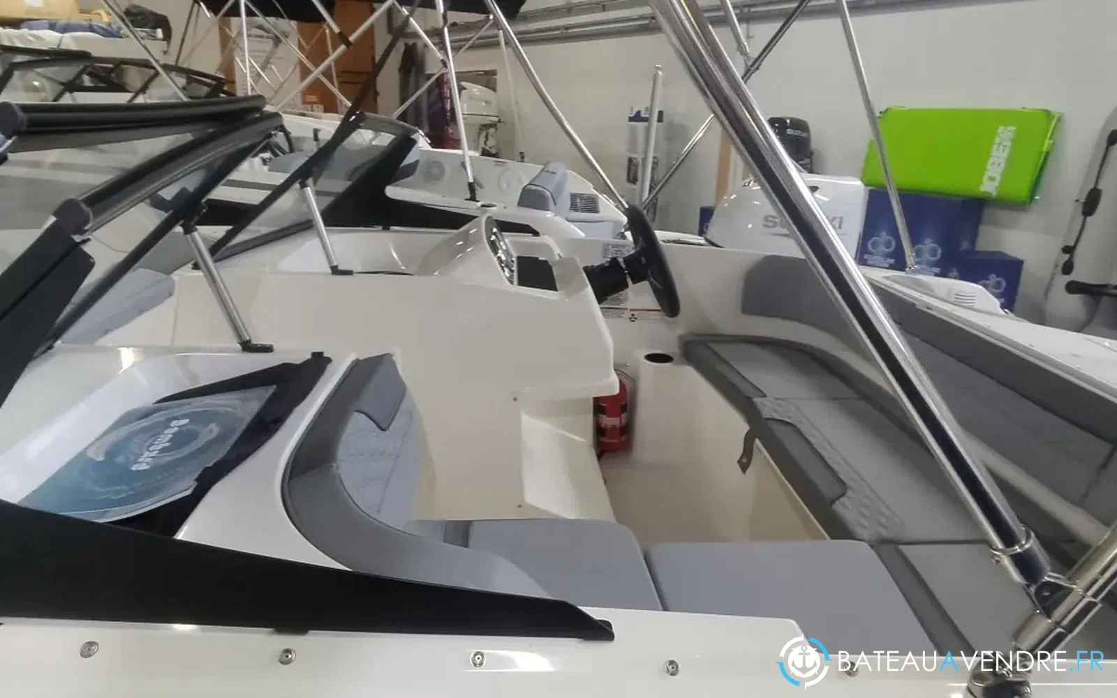 slider 10 Bayliner Element M17