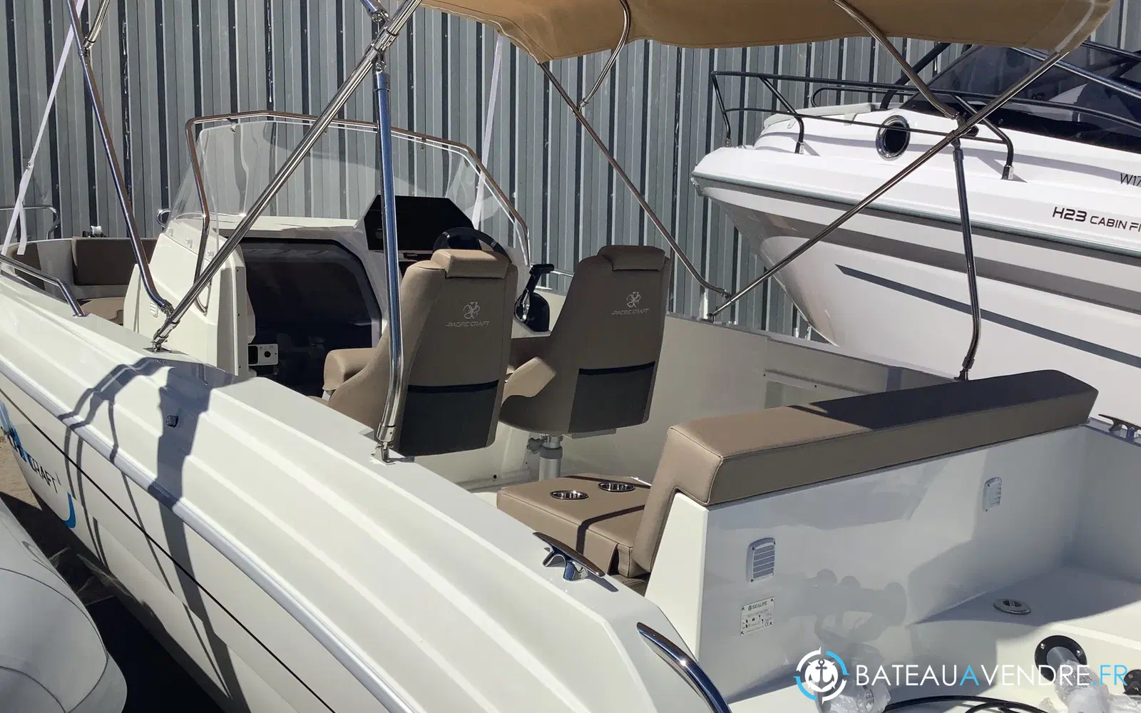 slider 0 Pacific Craft 695