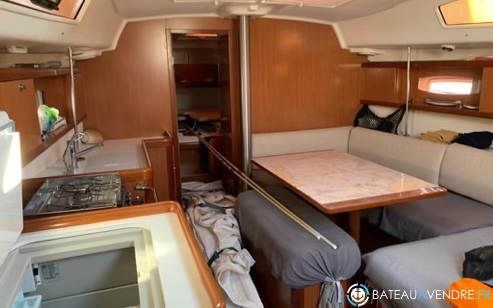 Beneteau Oceanis 40 interieur photo 2