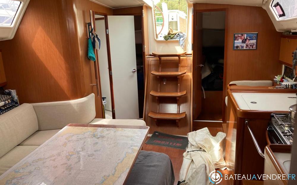 Beneteau Oceanis 40 interieur photo 3