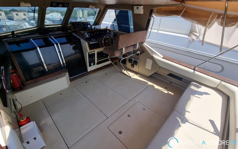 Sea Ray 310 Vanguard interieur photo 2