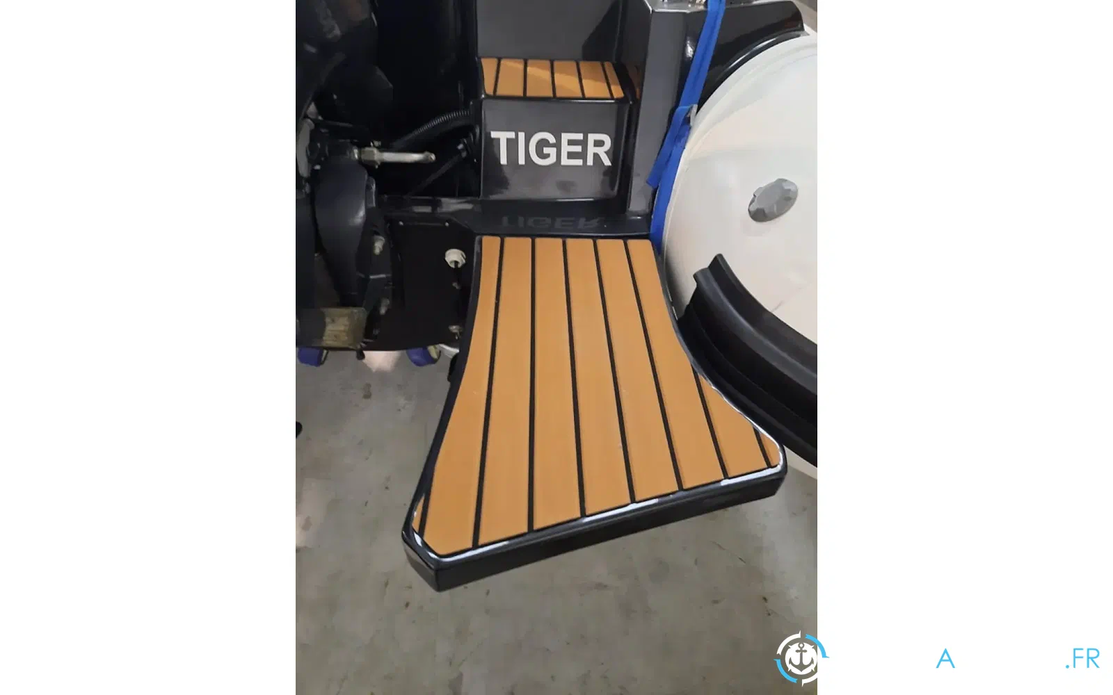 slider 6 Tiger Marine Top Line 600