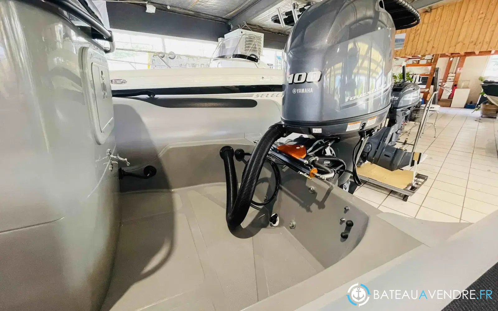 slider 10 Adventure Vesta 585 HD Fishing