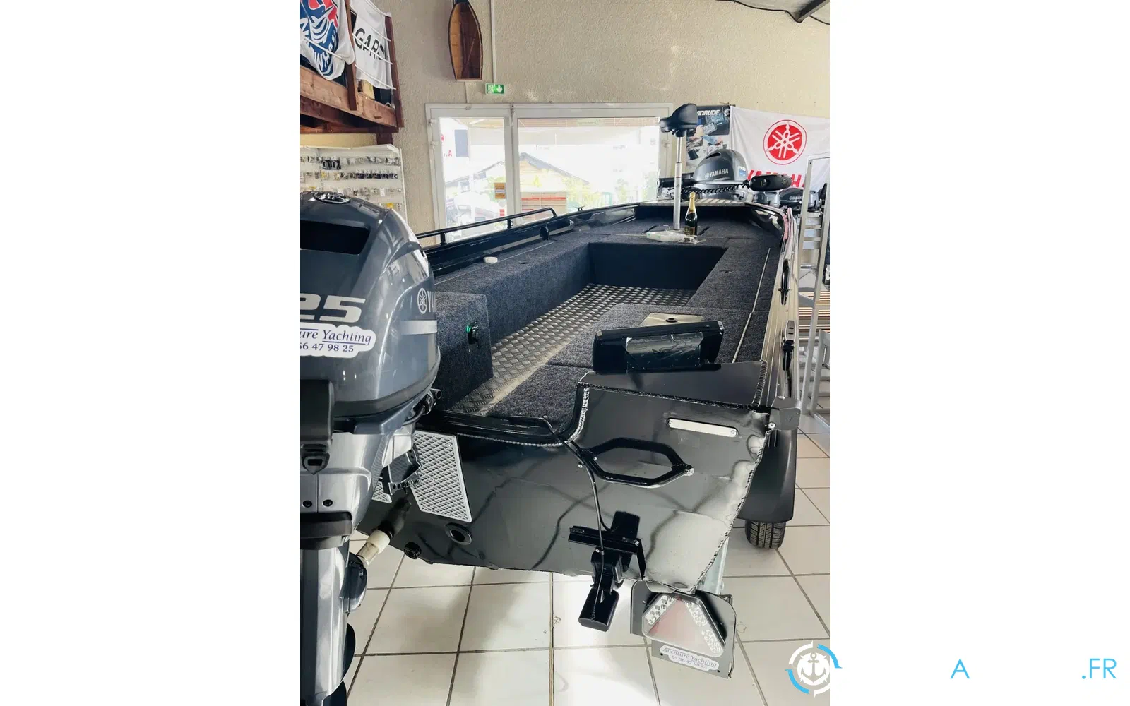 slider 9 Selection Fishing Bass Pro 470