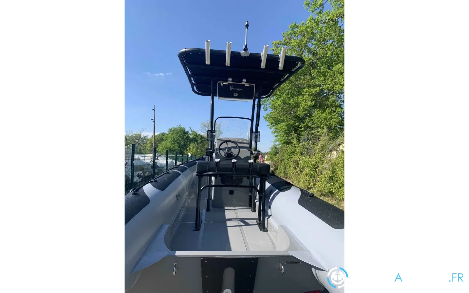 slider 12 Adventure Vesta 585 HD Fishing Pro