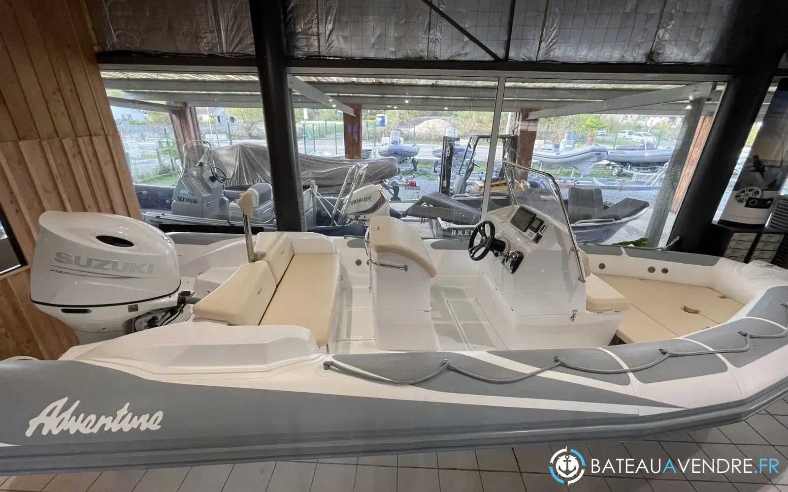 slider 0 Adventure Vesta 695