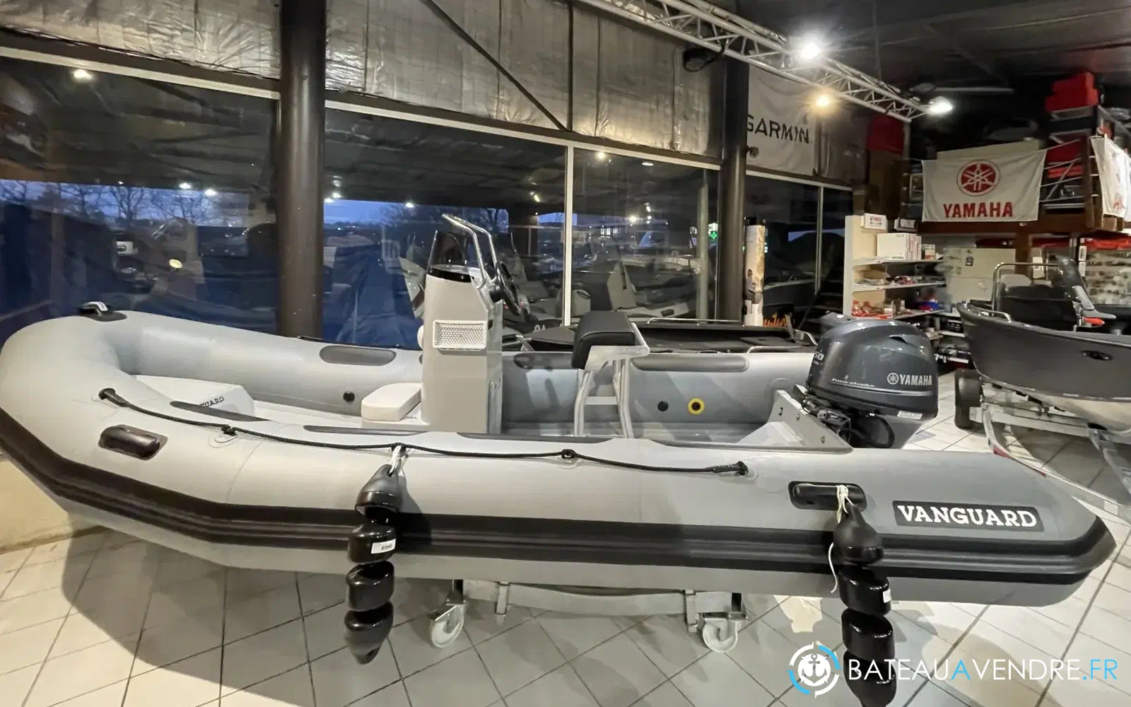 slider 0 Vanguard Marine DR-500