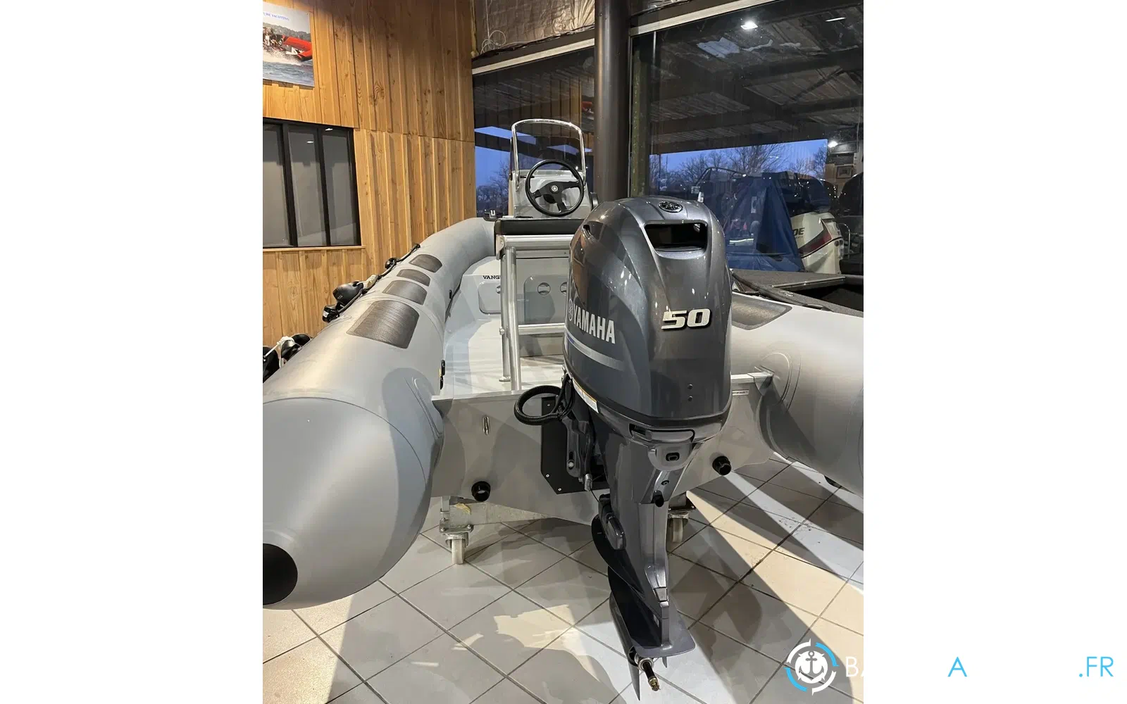 slider 2 Vanguard Marine DR-500