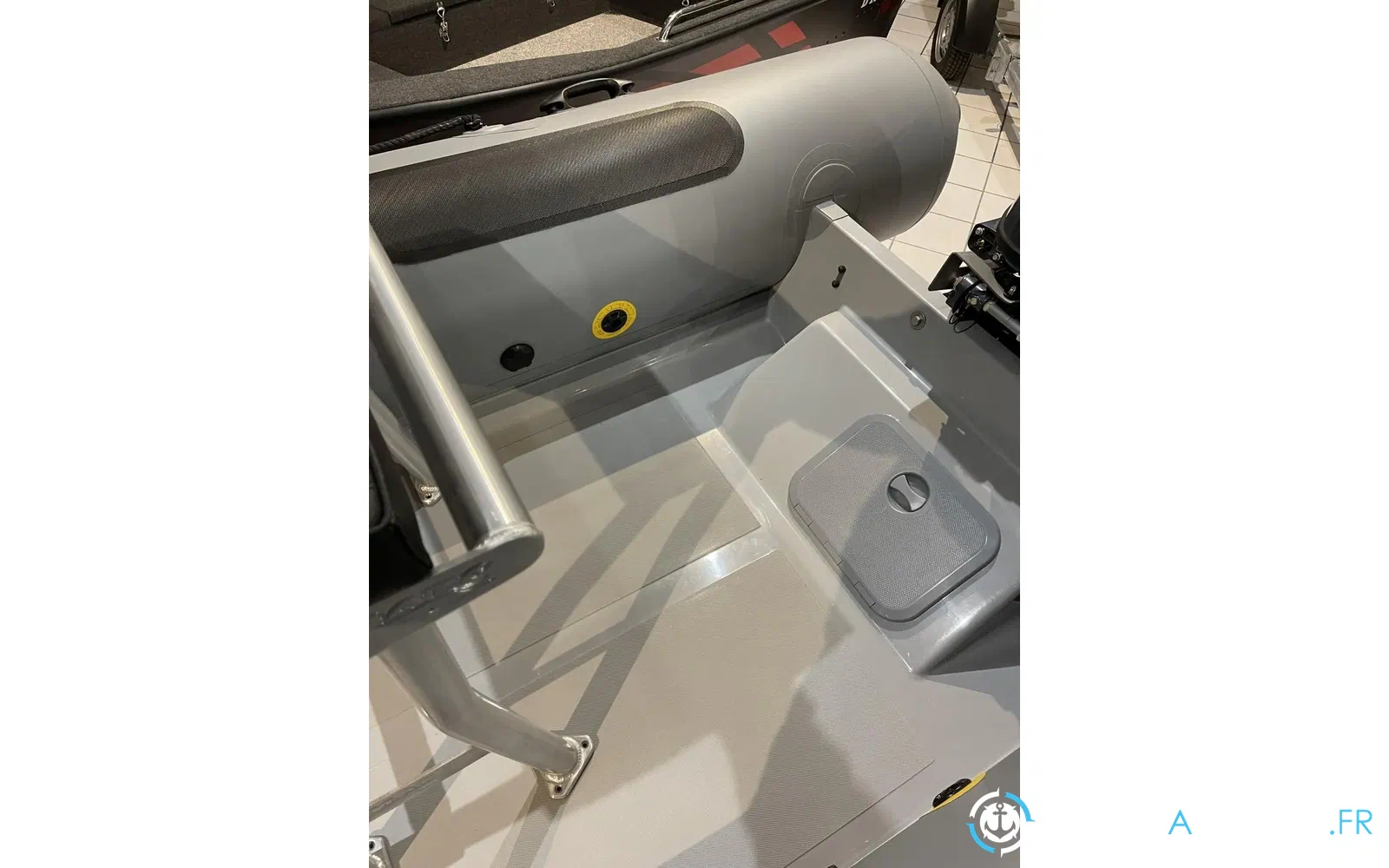 slider 5 Vanguard Marine DR-500