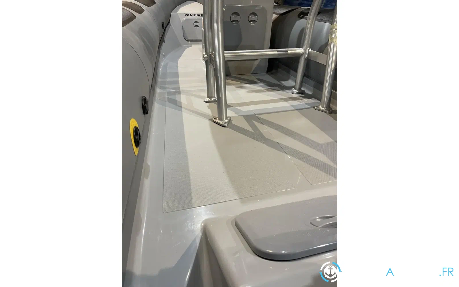 slider 6 Vanguard Marine DR-500
