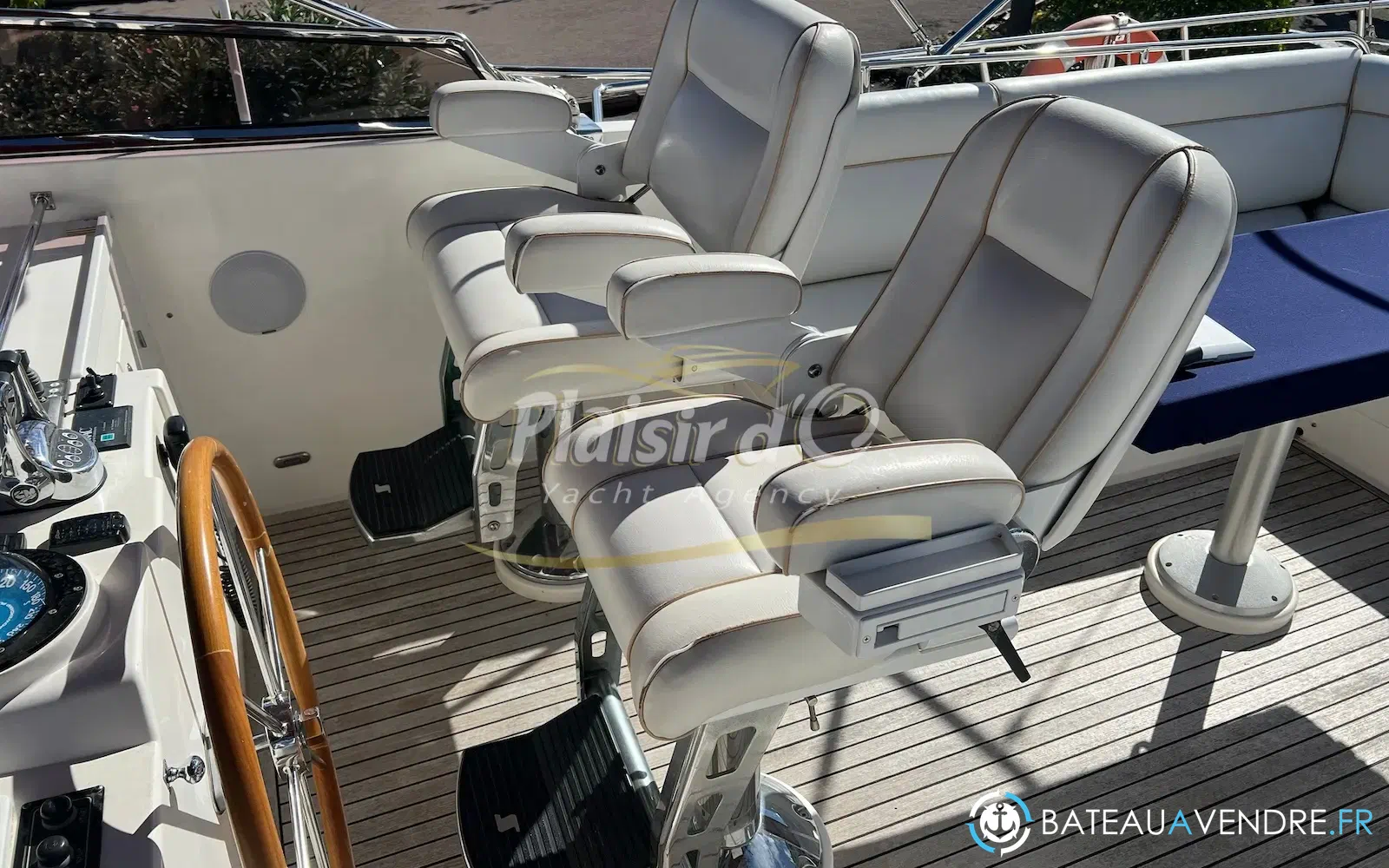 slider 25 Grand Banks 47 Europa