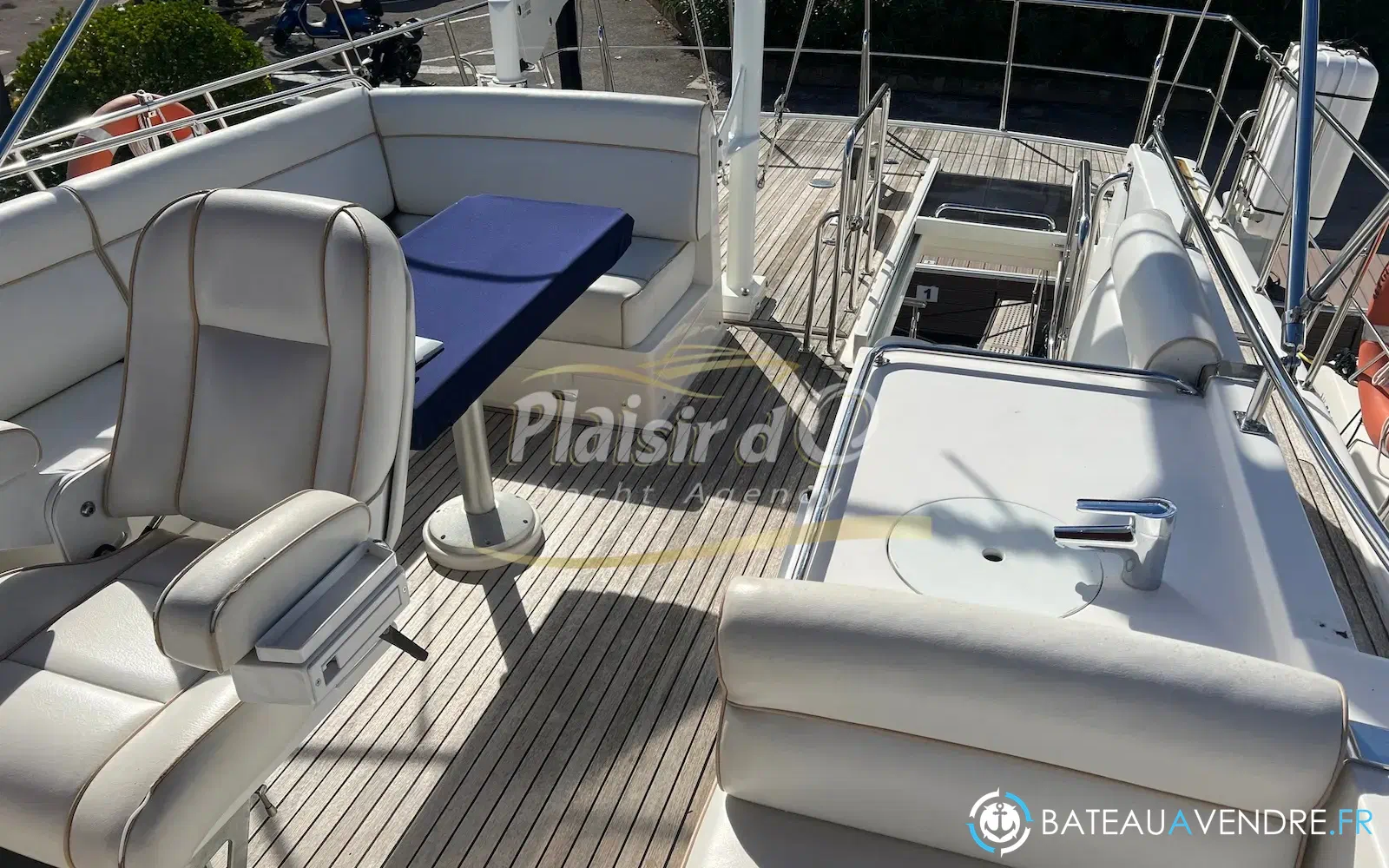 slider 26 Grand Banks 47 Europa