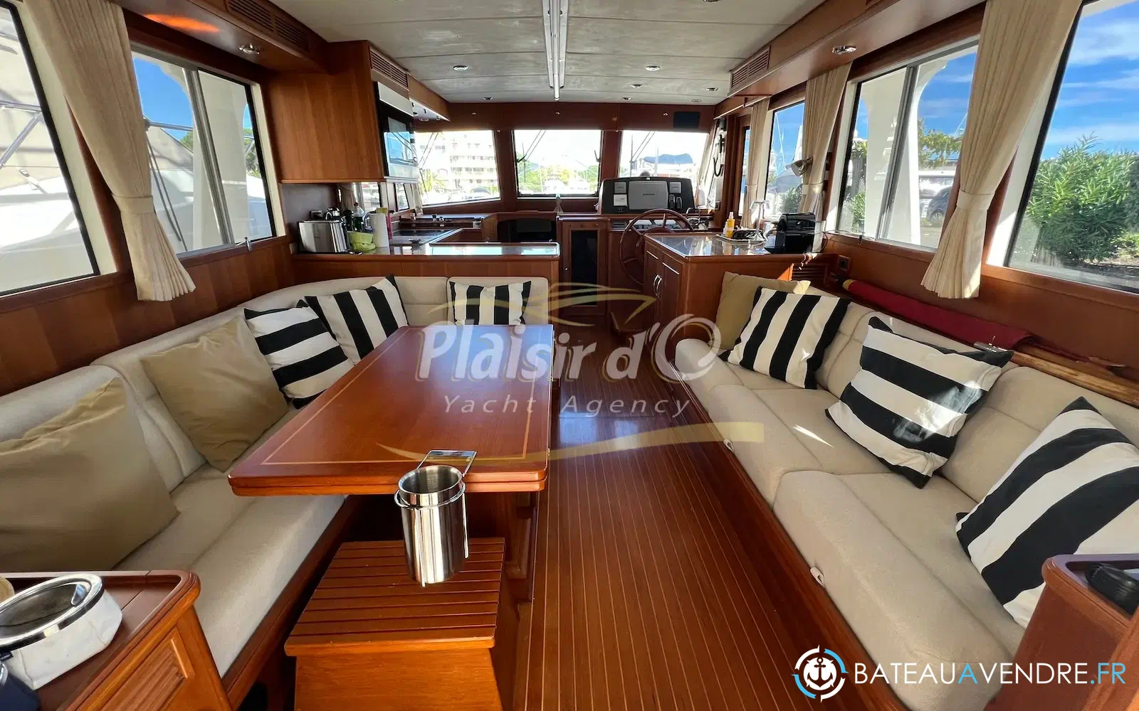 slider 34 Grand Banks 47 Europa