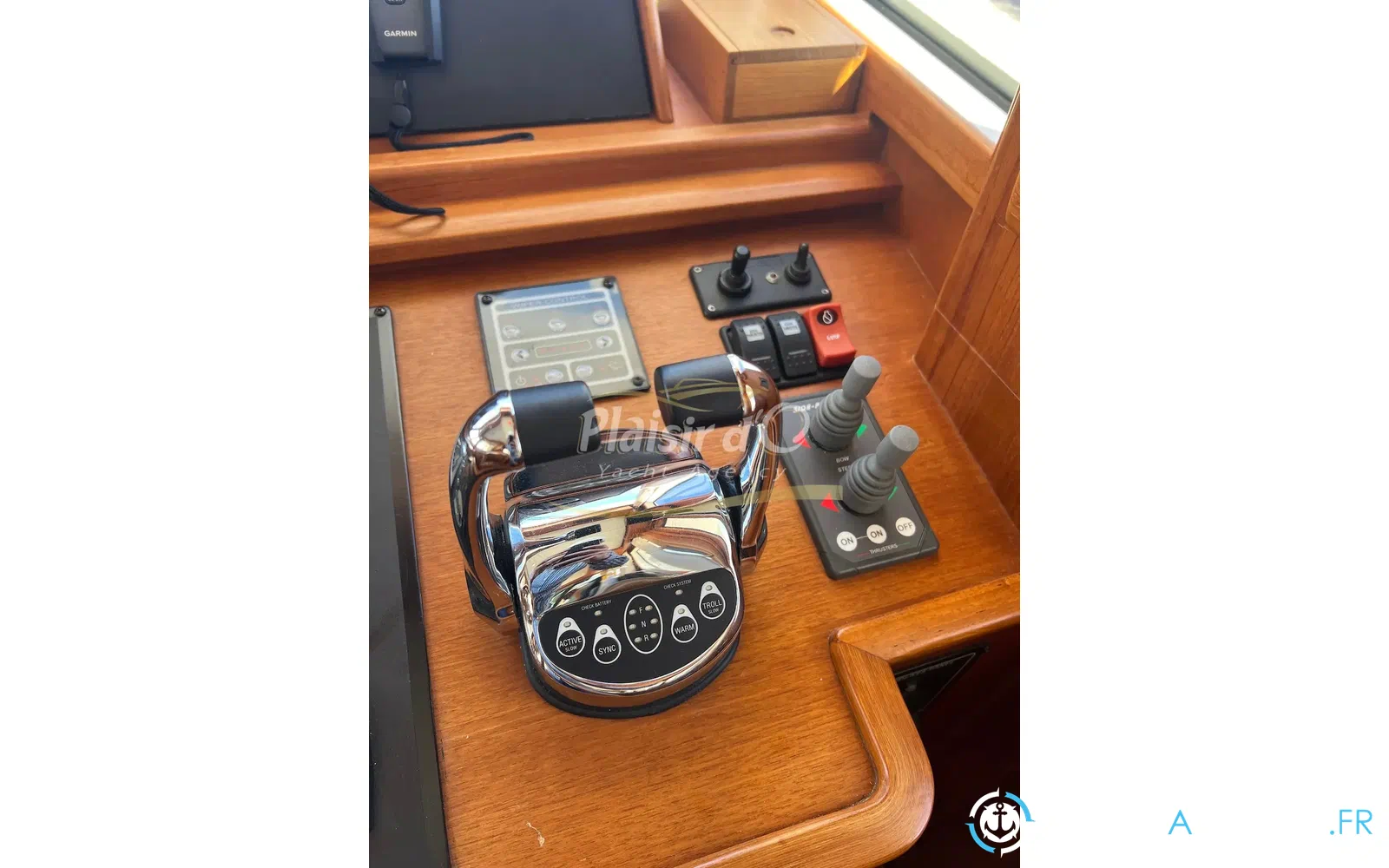 slider 39 Grand Banks 47 Europa