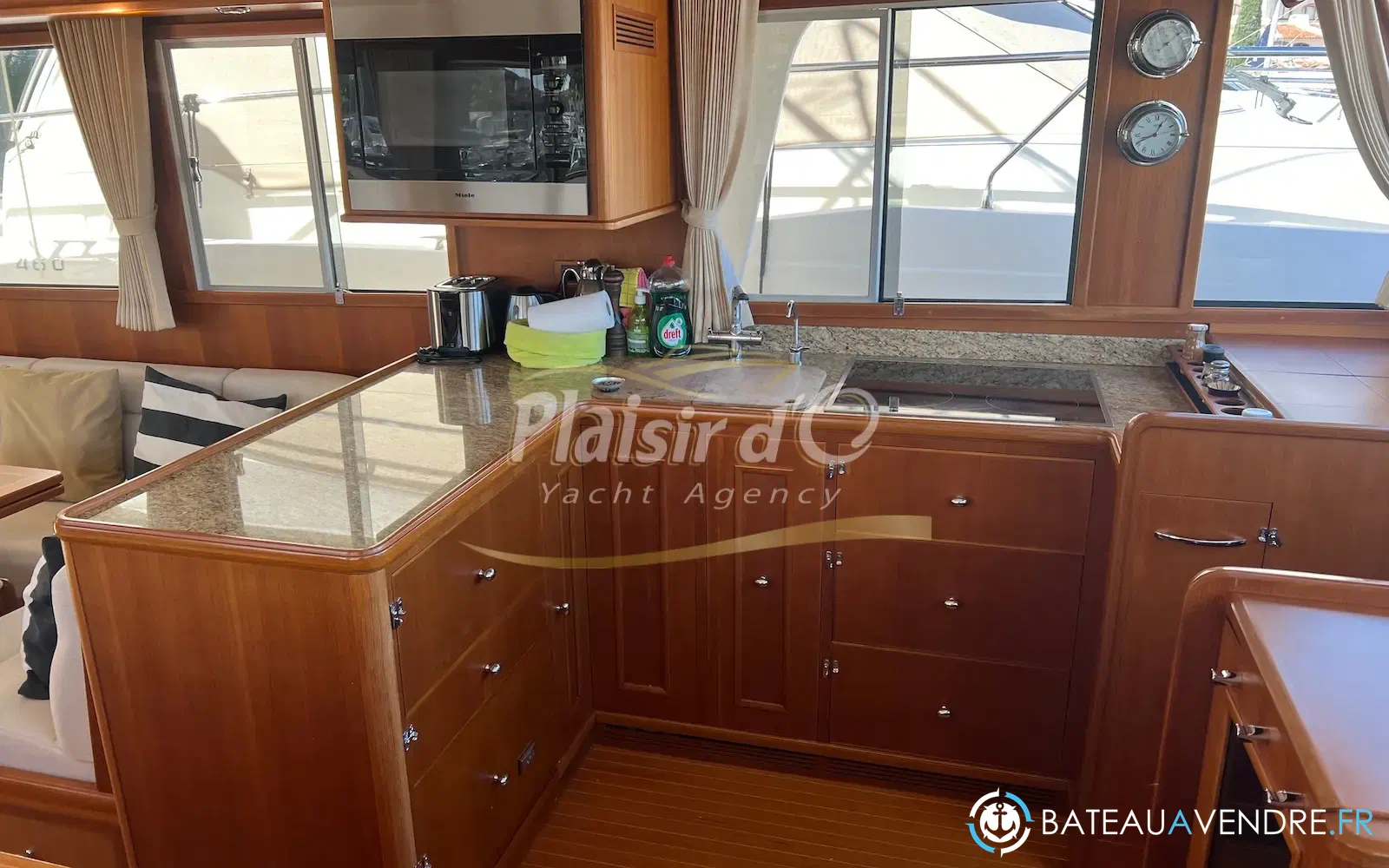 slider 44 Grand Banks 47 Europa