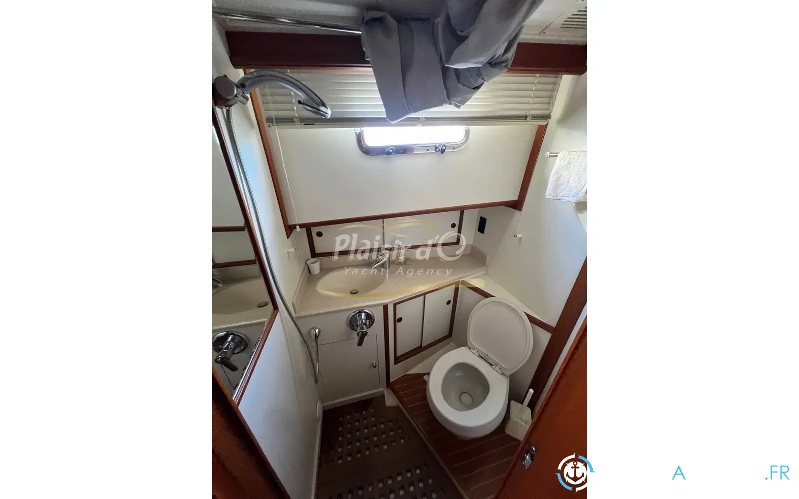 slider 54 Grand Banks 47 Europa