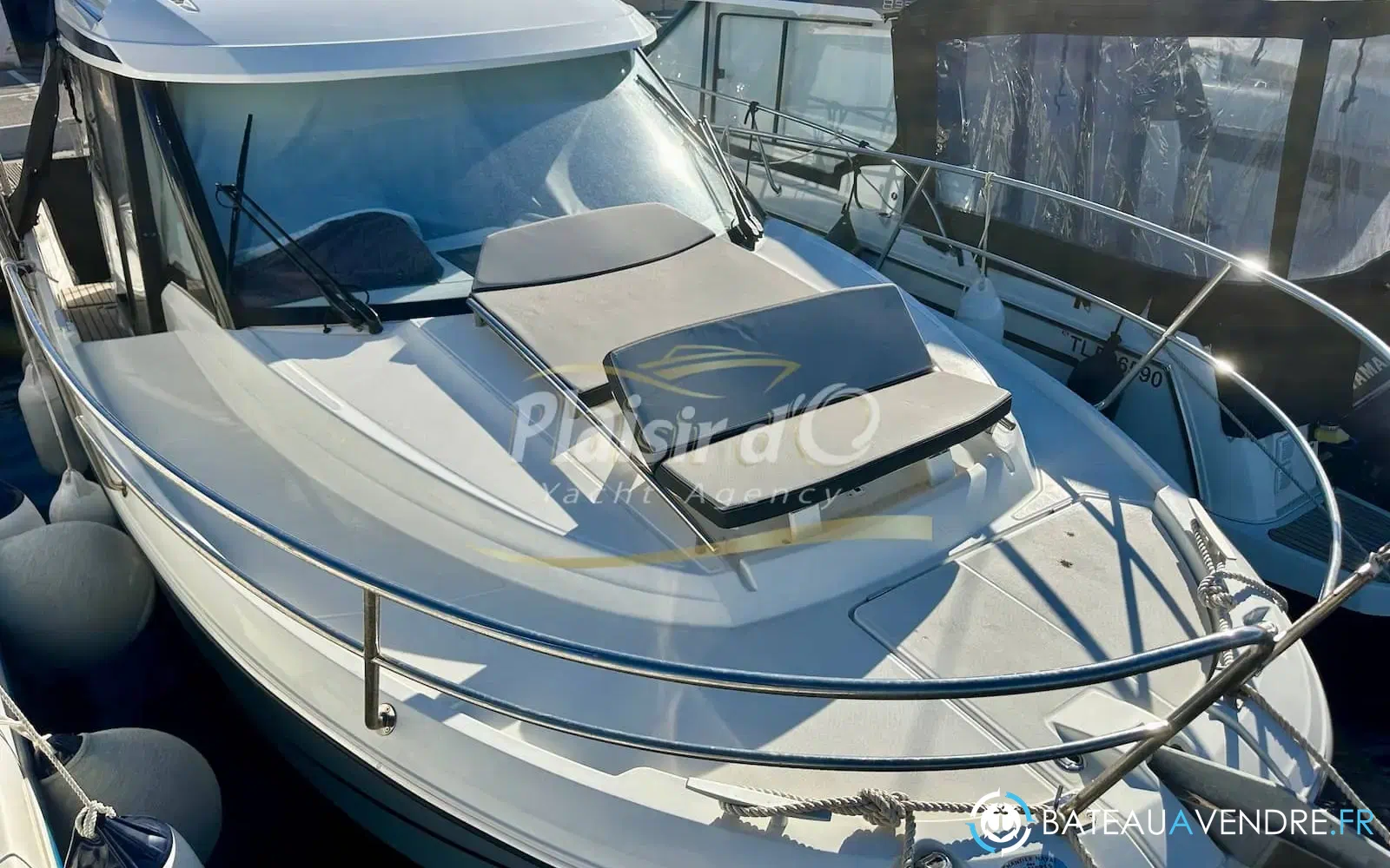 slider 11 Jeanneau Merry Fisher 895 Offshore