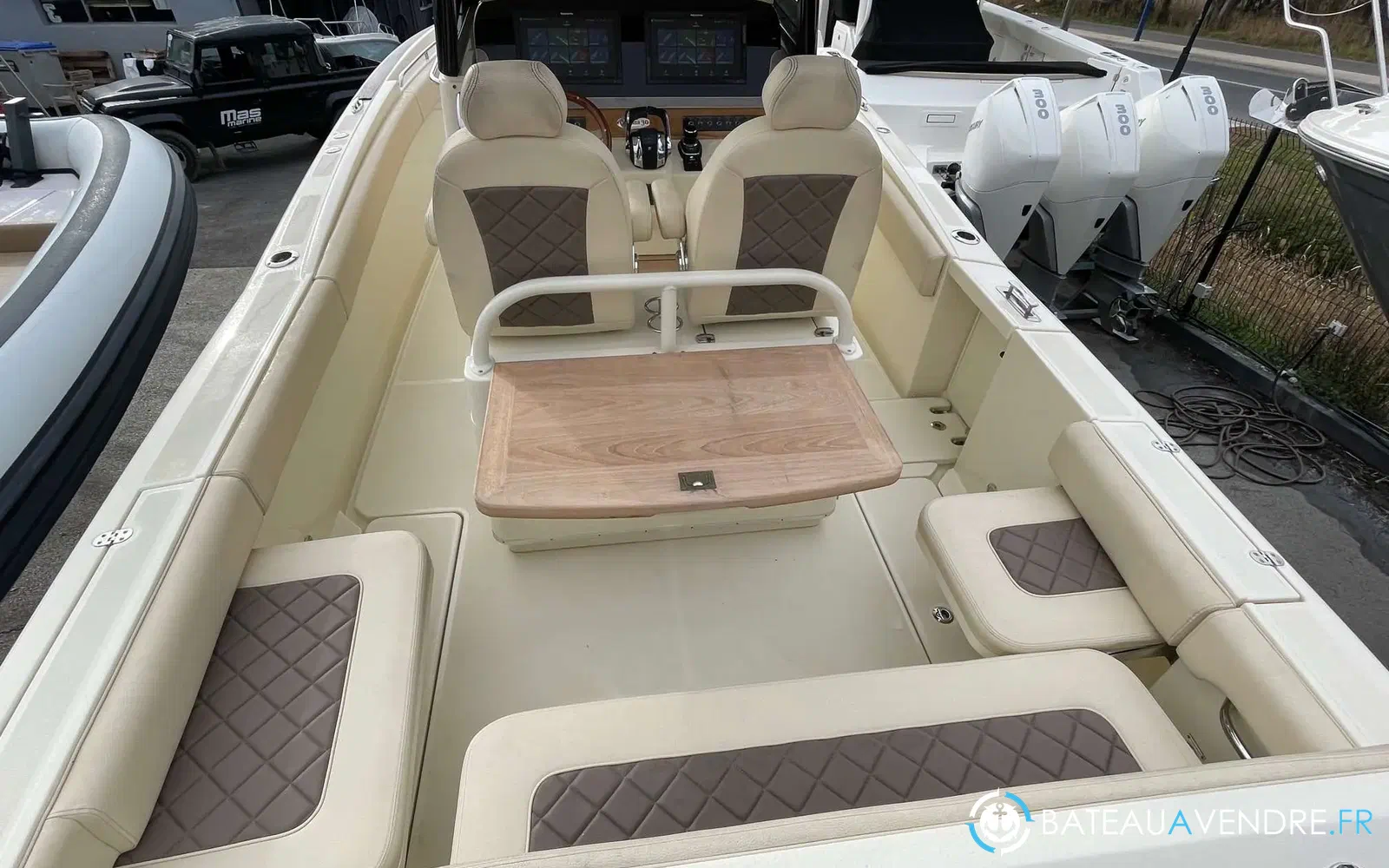 slider 10 Chris Craft Catalina 30