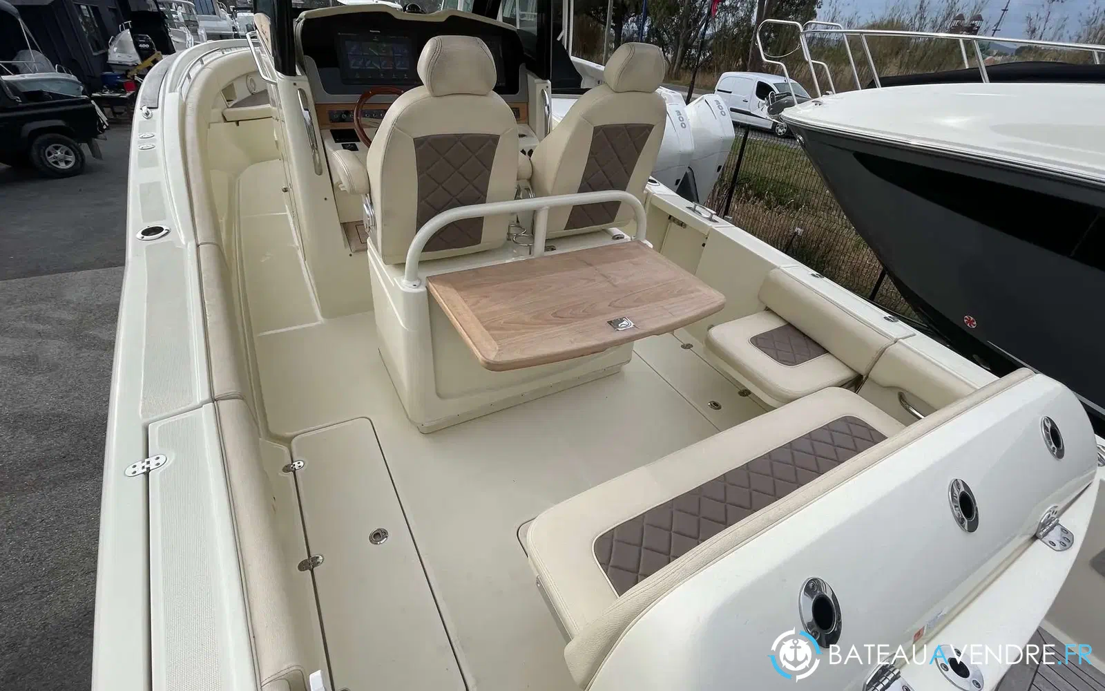 slider 11 Chris Craft Catalina 30