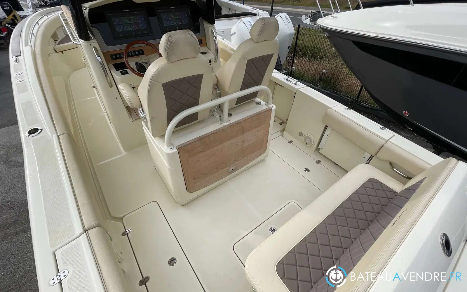 slider 13 Chris Craft Catalina 30