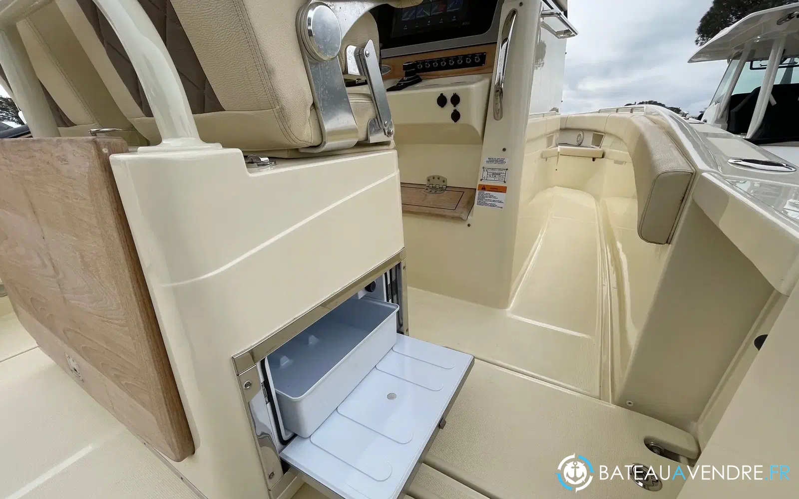 slider 16 Chris Craft Catalina 30