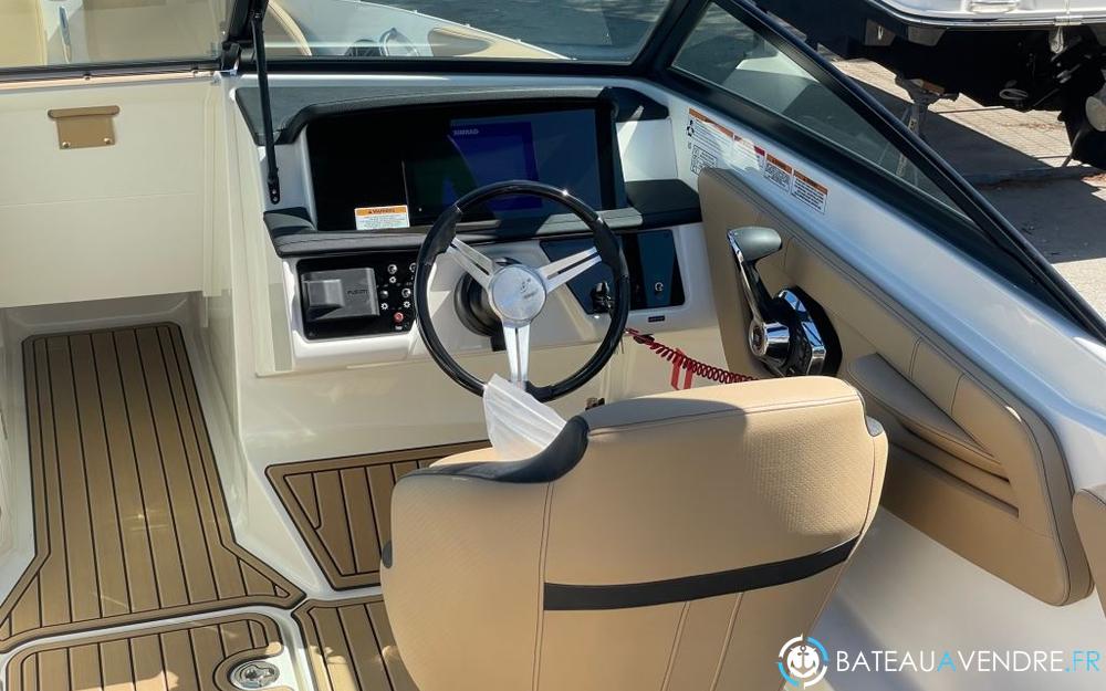 Sea Ray 210 SPX OB interieur photo 3