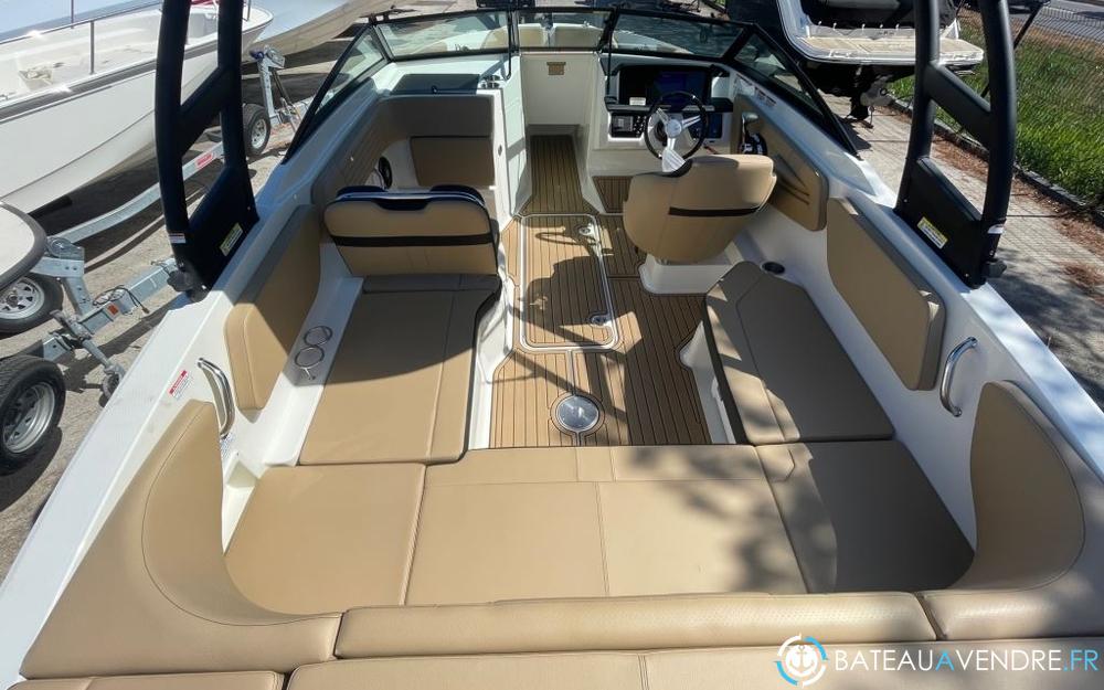 Sea Ray 210 SPX OB interieur photo 4