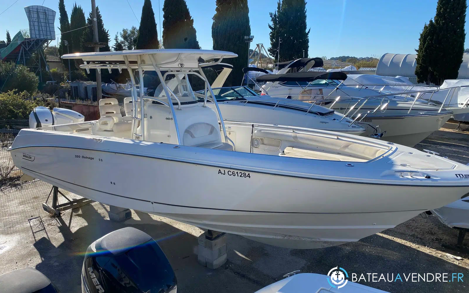 slider 1 Boston Whaler 320 Outrage