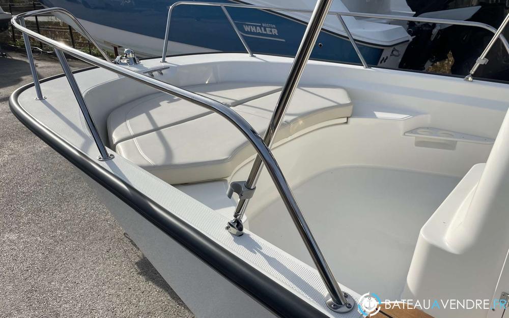 Boston Whaler 170 Montauk interieur photo 2