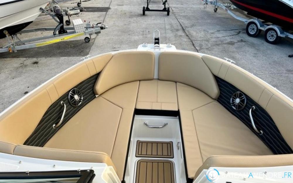 Sea Ray 230 interieur photo 5