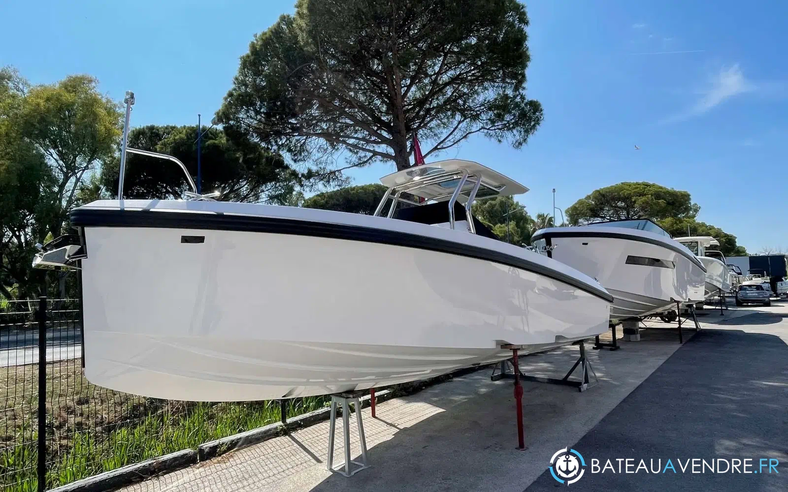 slider 13 Delta Powerboats T26